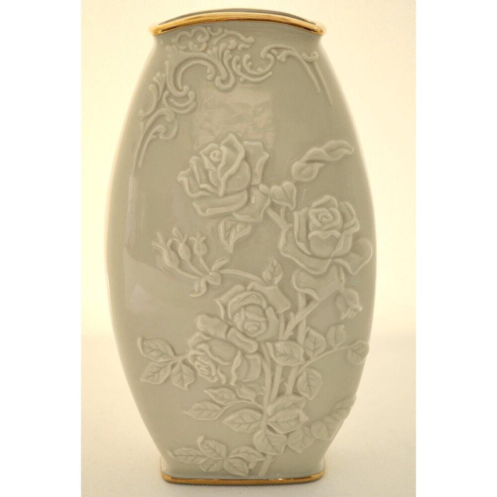 Vase-Lenox-Cream-Gold Trim-Embossed-Classic-8 in Tall-Shelf Decor